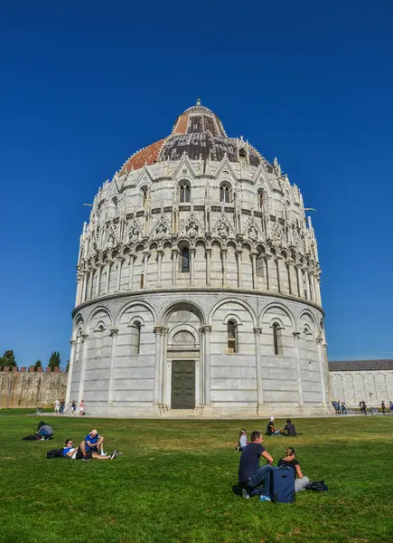 比萨大教堂广场（Piazza del Duomo）) — 图库照片