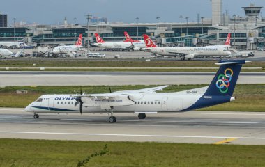 İstanbul Atatürk Havalimanı'nda uçak (Türkiye)