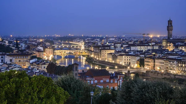 Paysage urbain de Florence (Italie) la nuit — Photo