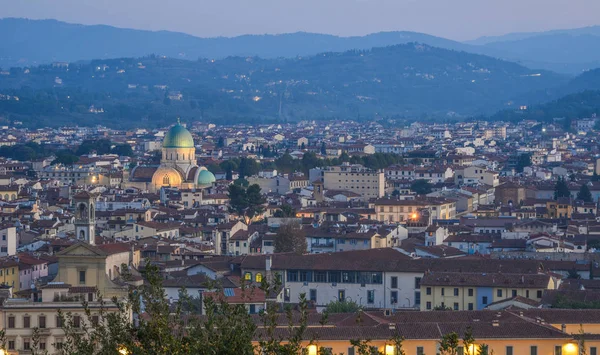 Paysage urbain de Florence (Italie) la nuit — Photo