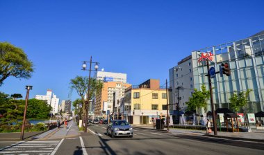 Akita şehir merkezindeki sokak, Japonya 