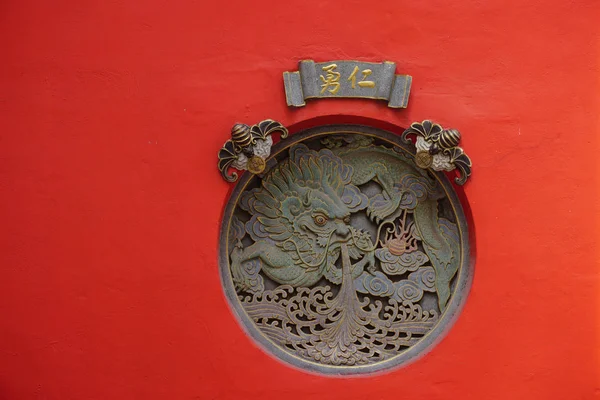 Κινεζική διακόσμηση για το παράθυρο σε ένα ναό — Φωτογραφία Αρχείου