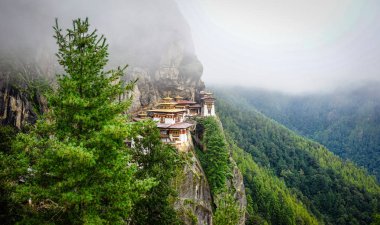 Paro Taktsang (Kaplan Yuvası) Bhutan'da