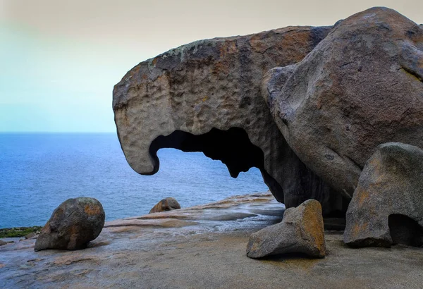 Rocas con el mar — Foto de Stock