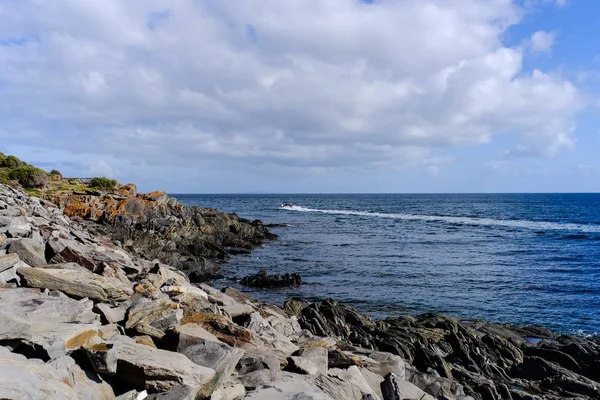 Hermoso mar en el día soleado en verano — Foto de Stock