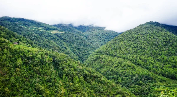 Berglandschap in Kingdoom van Bhutan — Stockfoto