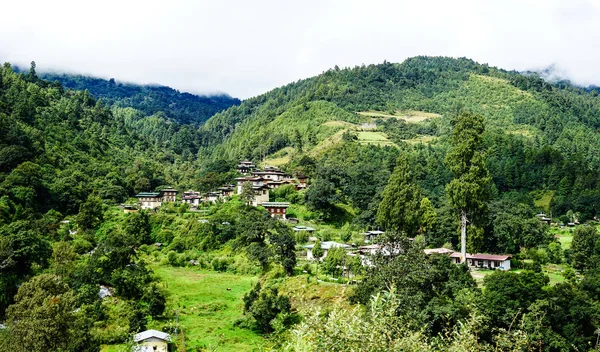 Paesaggio montano in Bhutan — Foto Stock