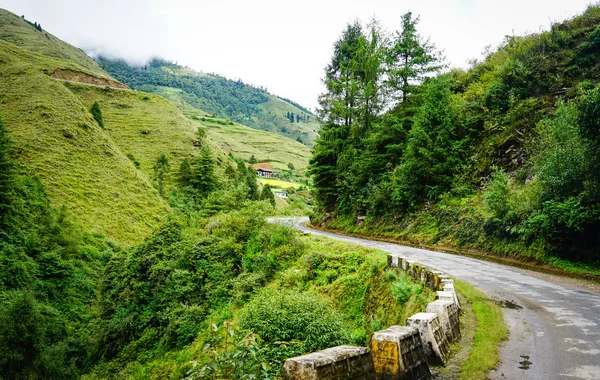 Berglandschaft in Bhutan — Stockfoto