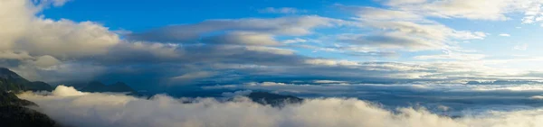 Fantastic sunrise on top of rocky mountain — Stock Photo, Image