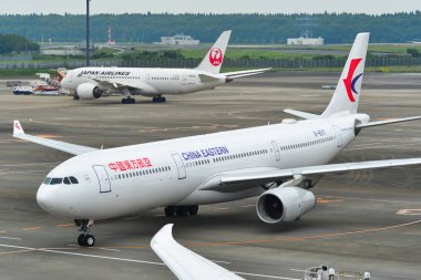 Tokyo Narita Havalimanı 'nda yolcu uçağı 