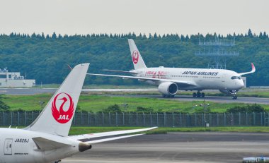Tokyo Narita Havalimanı 'nda yolcu uçağı 