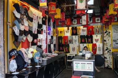 Chengdu antik kentte hediyelik eşya dükkanları, Çin