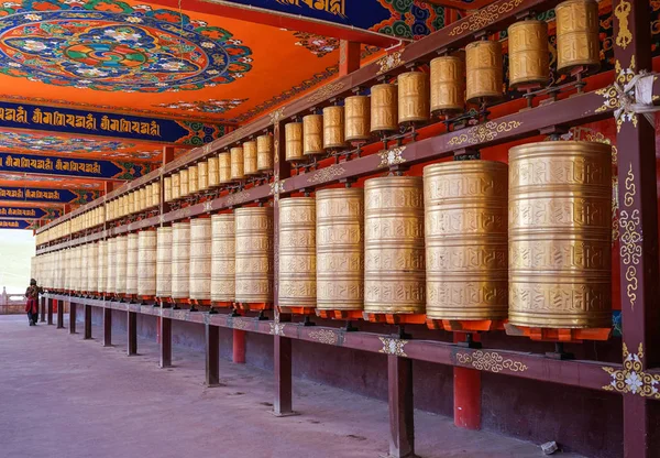Rodas de oração em Yarchen Gar em Sichuan, China — Fotografia de Stock