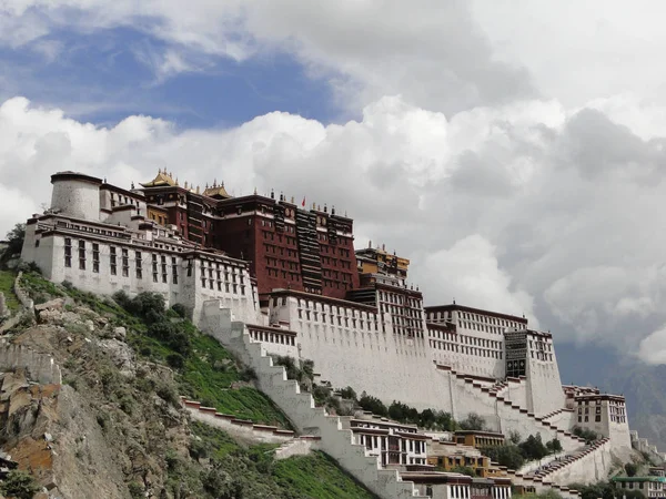 Potala Palace in Lhasa, regio Tibet — Stockfoto