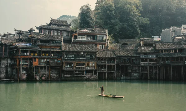 Fenghuangs gamla stadsdel i Hunan, Kina — Stockfoto