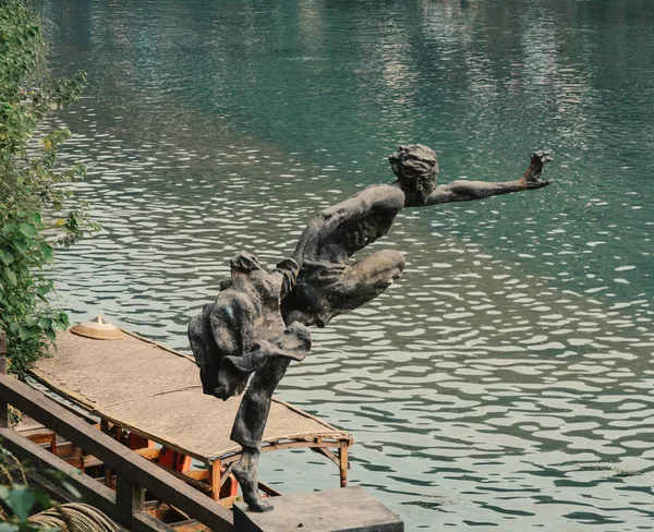 Χάλκινο άγαλμα στην παλιά πόλη Φενγκουάνγκ — Φωτογραφία Αρχείου
