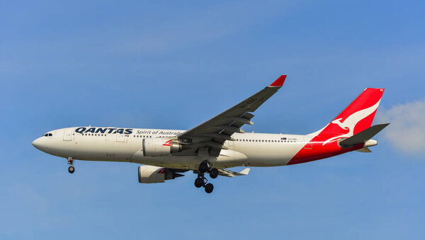 Самолёт приземлился в аэропорту Сингапура
 