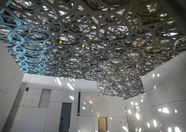 Museo del Louvre de Abu Dhabi, Emiratos Árabes Unidos — Foto de Stock