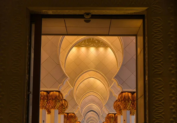 Inre av Sheikh Zayed Grand Mosque — Stockfoto