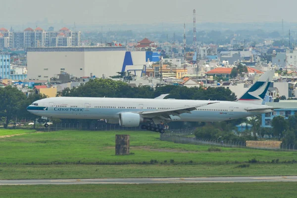Avion à l'aéroport de Saigon, Vietnam — Photo