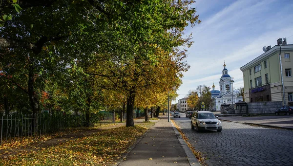 Vyborg, Rusya'da sonbaharda eski sokak — Stok fotoğraf