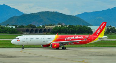 Da Nang Havalimanı 'nda yolcu uçağı 