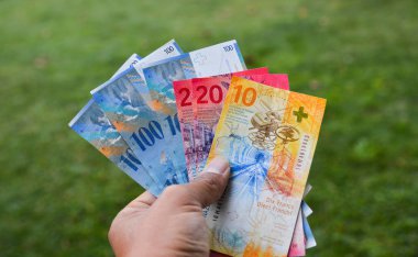 Yeni İsviçre banknotlar topluluğu 