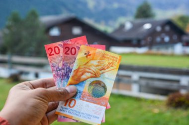 Yeni İsviçre banknotlar topluluğu 