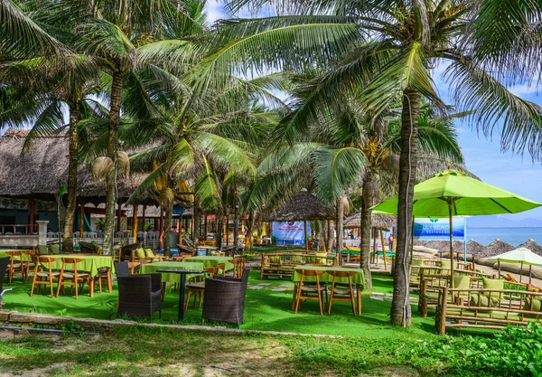 Seaside restaurants in Hoi An, Vietnam — Stock Photo, Image