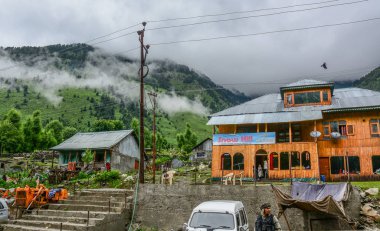 Srinagar dağ evleri, Hindistan