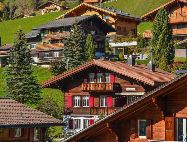 Sonbaharda dağ köyü ile Peyzaj 