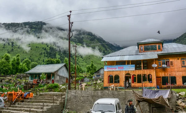 Casas de montaña en Srinagar, India — Foto de Stock