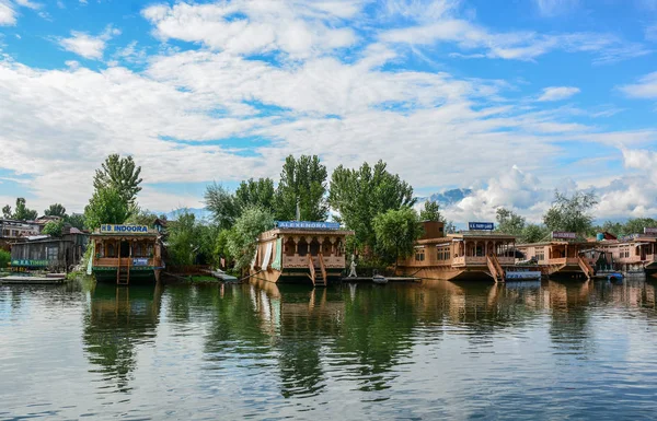 Landschaft des Dal-Sees in Srinagar, Indien — Stockfoto