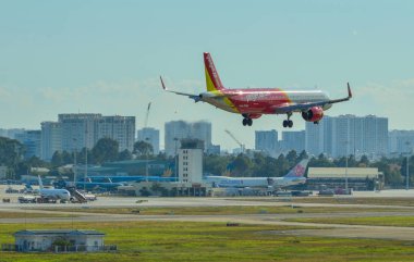 Saigon havaalanına iniş yolcu uçak 