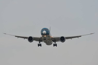 Saigon havaalanına iniş yolcu uçak 