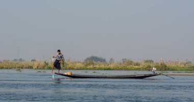 Inle Gölü'nde balık yakalamak, Myanmar