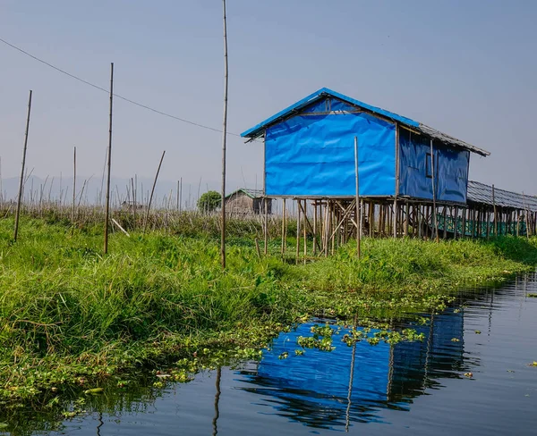 Casas flutuantes em Inle Lake, Myanmar — Fotografia de Stock