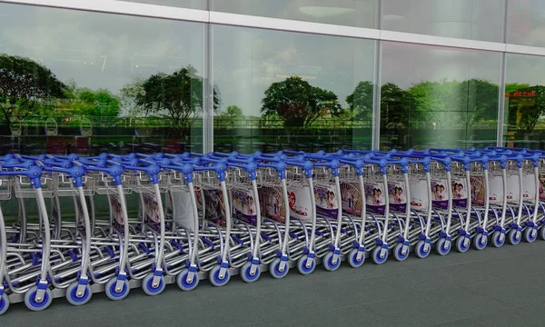Singapore Mar 2019 Airport Trolley Parking Lot Empty Trolleys Changi — Stock Photo, Image