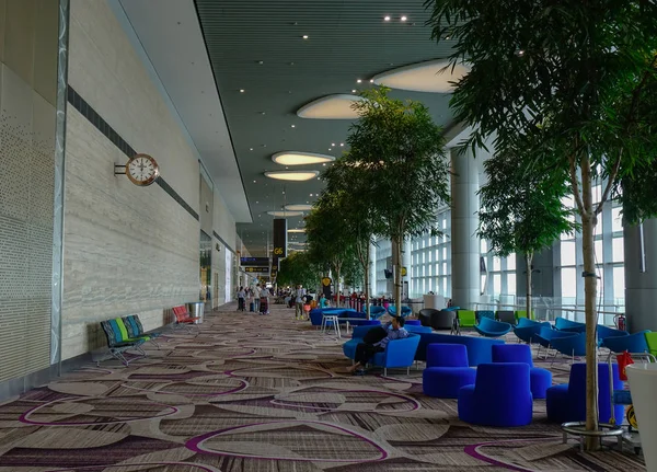 Singapur Marca 2019 Czekanie Wyjściu Terminalu Międzynarodowego Lotniska Changi Sin — Zdjęcie stockowe