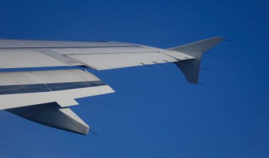 Yolcu uçağının kanadı 