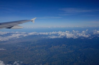 Yolcu uçağının kanadı 