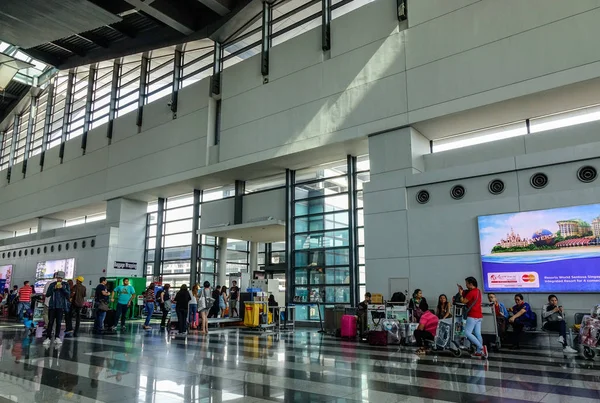 Интерьер аэропорта Манила (NAIA) ) — стоковое фото
