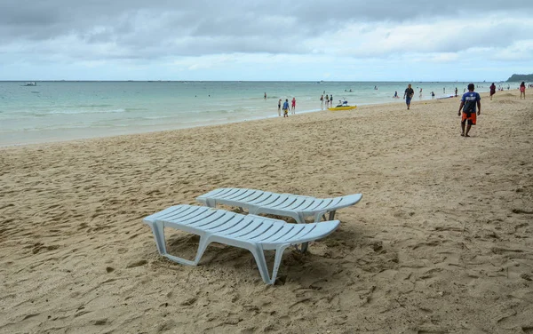 Relaxáló székek a Boracay strandon — Stock Fotó
