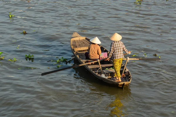 Woman Rowing Boat Mekong River Nga Nam District Soc Trang — Stock Photo, Image