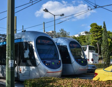 Atina, Yunanistan - 11 Ekim 2018. Atina, Yunanistan'da şehir demiryolu. Atina küresel bir şehir ve Güneydoğu Avrupa'nın en büyük ekonomik merkezlerinden biridir.