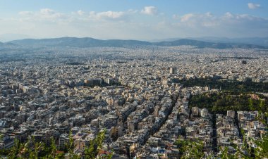 Atina, Yunanistan'ın havadan görünümü. Atina tarih ve arkeoloji yi seven turistik bir cazibe merkezidir.