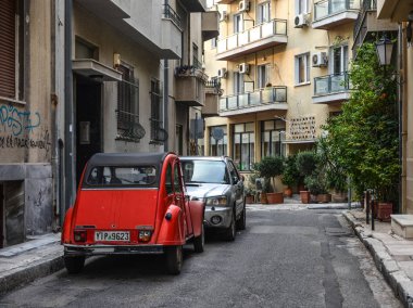 Atina, Yunanistan - 11 Ekim 2018. Atina Caddesi, Yunanistan. Atina küresel bir şehir ve Güneydoğu Avrupa'nın en büyük ekonomik merkezlerinden biridir.