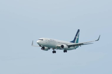 Phuket, Tayland - 26 Nisan 2018. Phuket Uluslararası Havaalanı'na Silkair Airbus A320 iniş (Hkt).