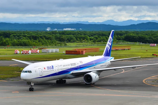 Airplane at Hokkaido New Chitose Airport — Stock Photo, Image