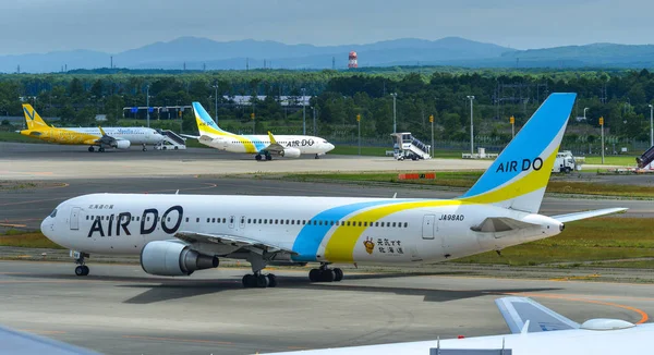北海道新千岁机场的飞机 — 图库照片